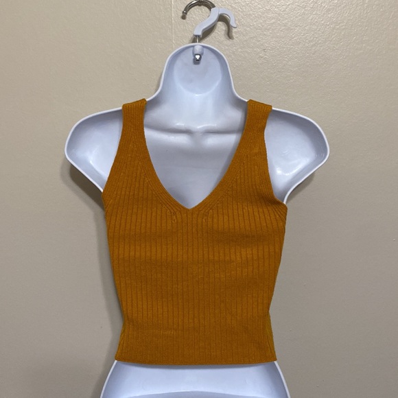 Active USA crop top color mustard size Small - Picture 2 of 6
